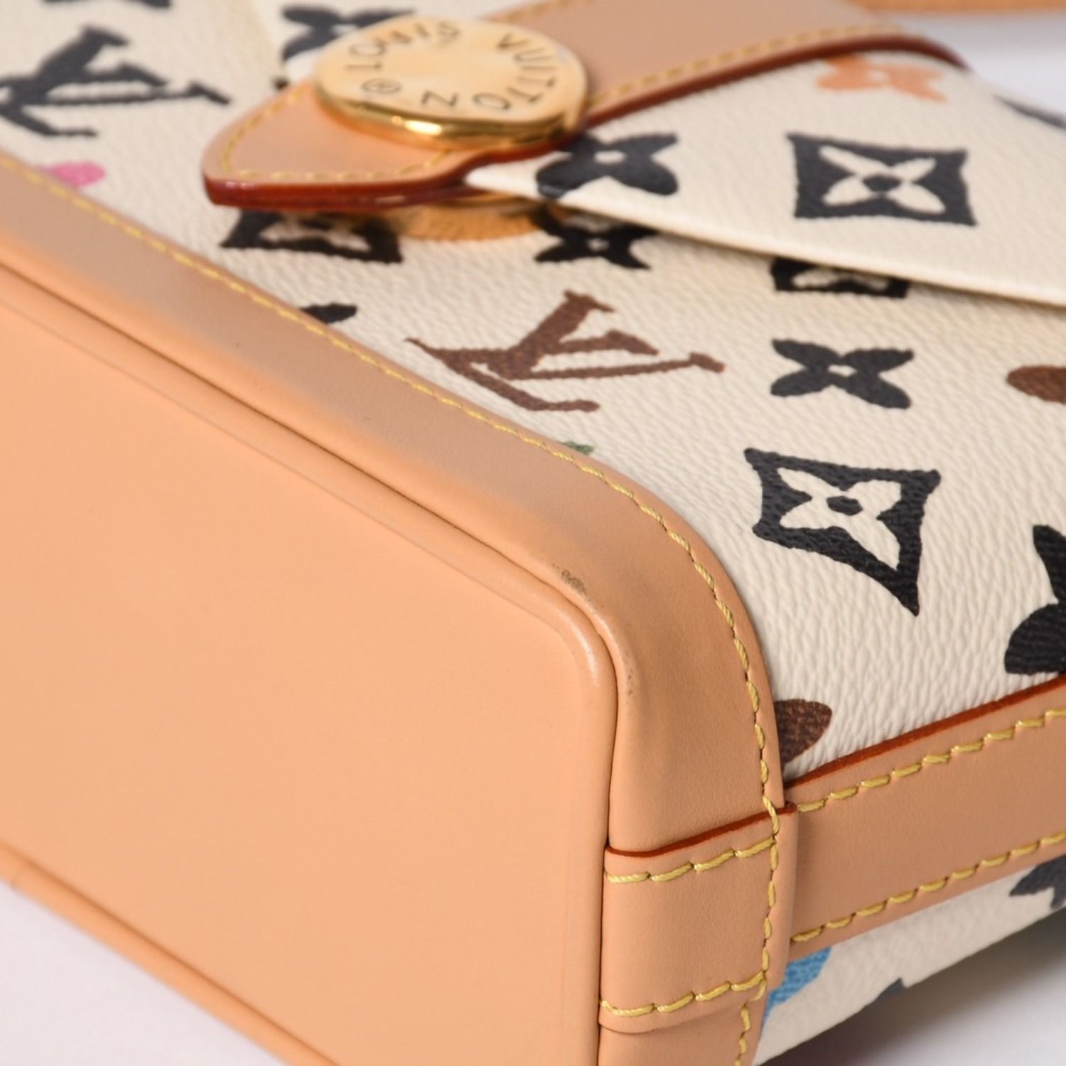 Louis Vuitton Tyler Monogram Craggy Envelope Wearable Wallet Cream — view 8
