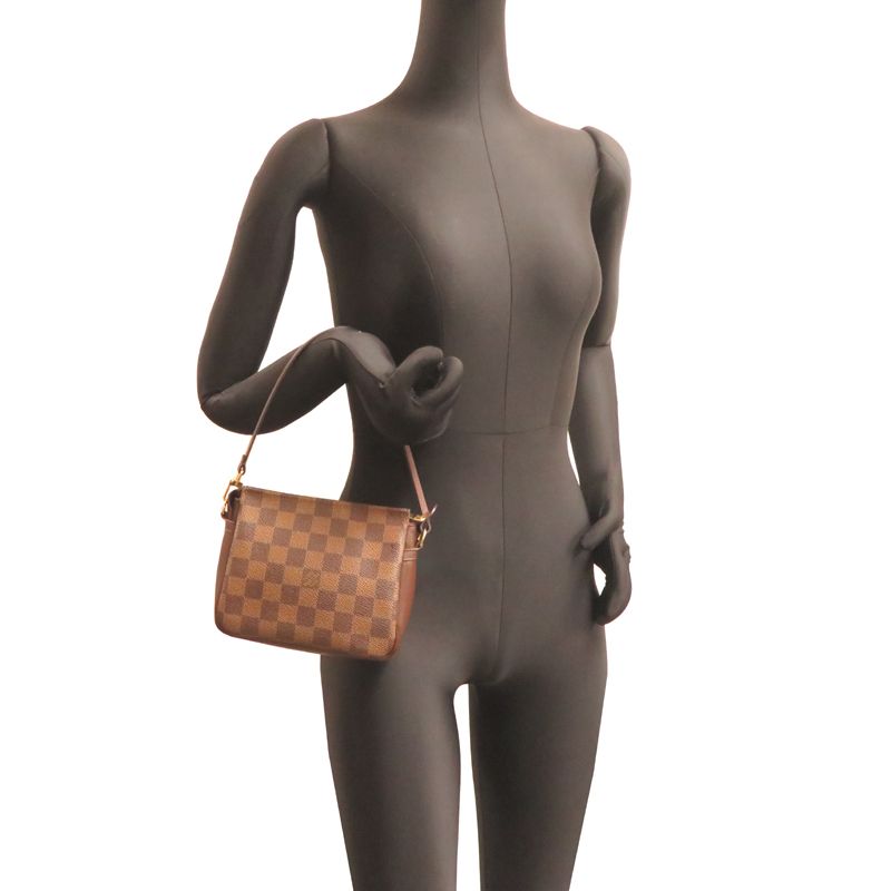 Louis Vuitton Handbag Brown — view 9