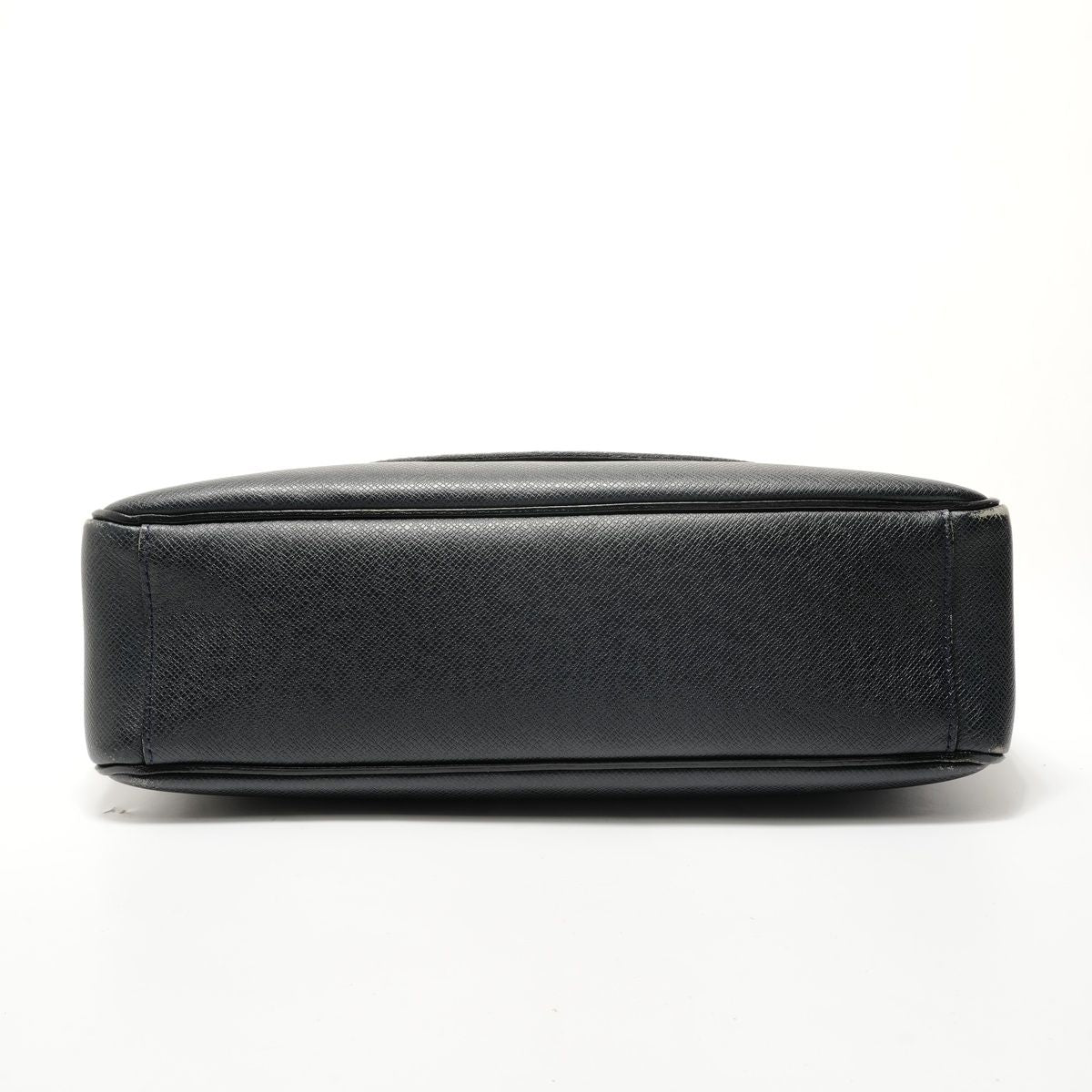 Louis Vuitton Shoulder Bag Taiga Roman MM — view 7