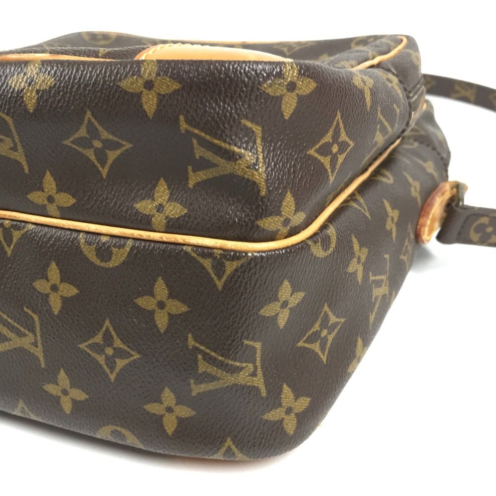 Louis Vuitton Shoulder Bag Amazon MM Monogram Canvas Brown — view 6