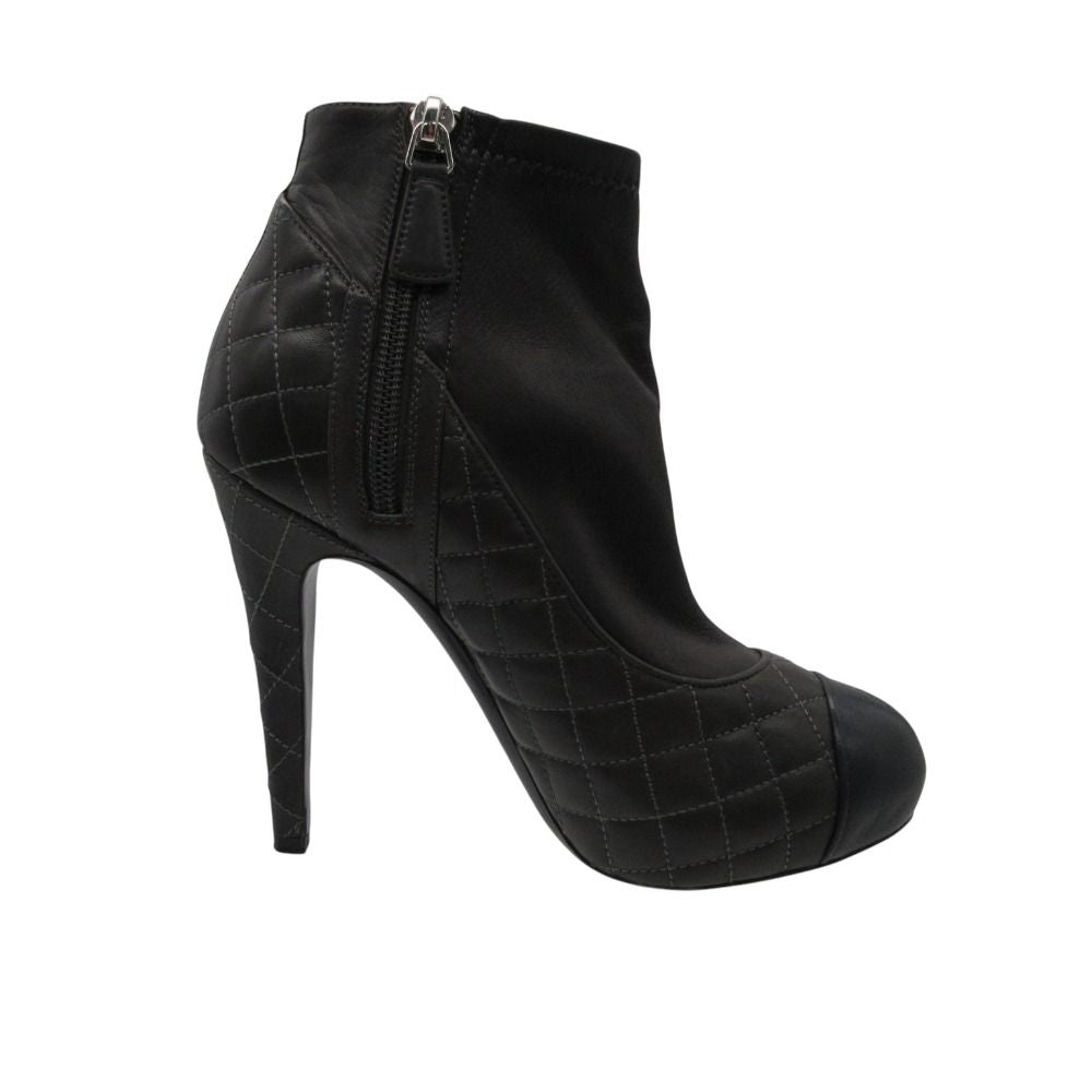 Chanel Boots CC Logo Quilted Ankle Booties Short Shoes Side Zip Gray — view 2