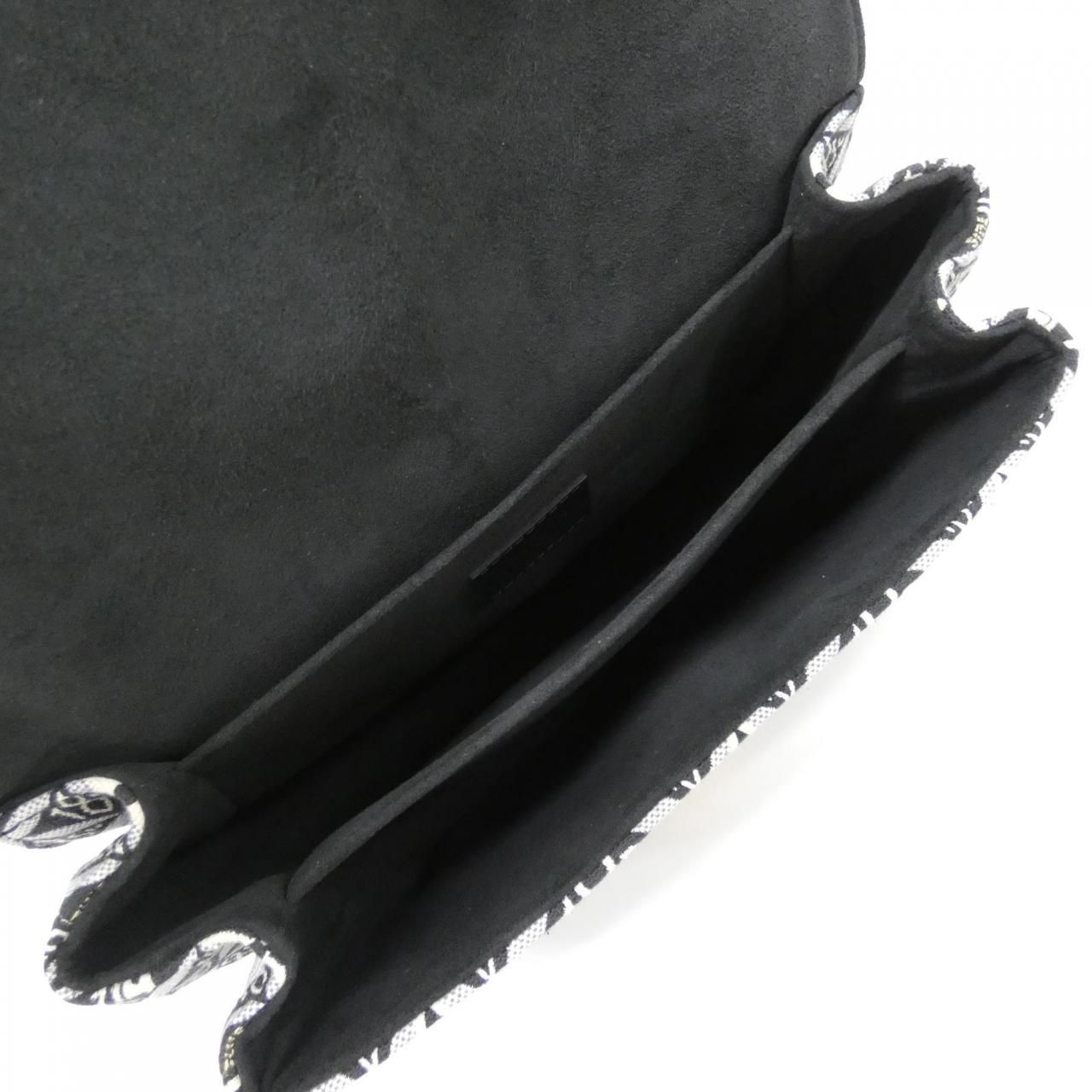Louis Vuitton Pochette Metis Bag — view 6