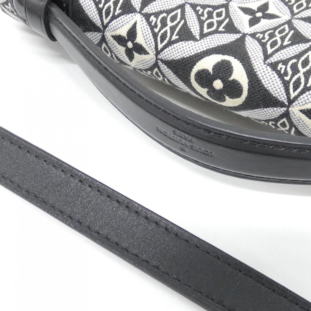 Louis Vuitton Pochette Metis Bag — view 5