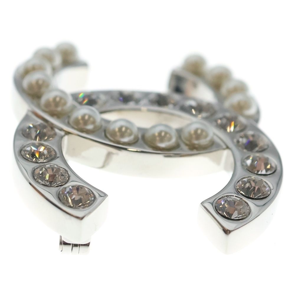 Chanel CC Logo Faux Pearl Rhinestone Brooch Pin Badge Silver — view 4