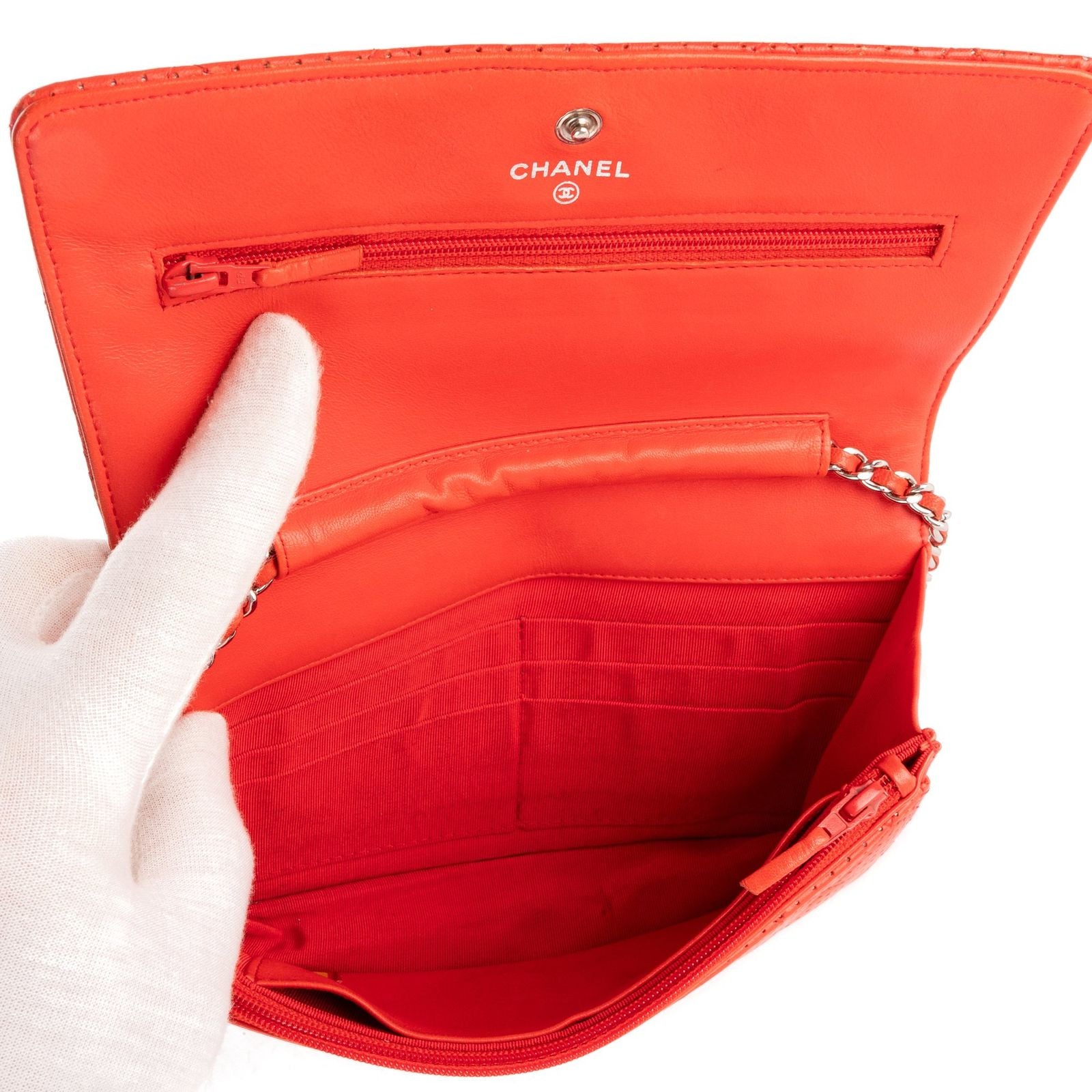 Chanel Chain Wallet Red Quilted Perfo Leather — view 9