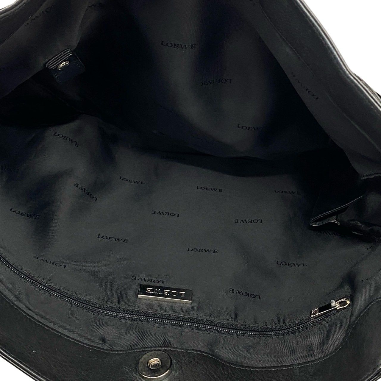 Loewe Fringe Suede Leather Shoulder Bag Tote Black — view 9