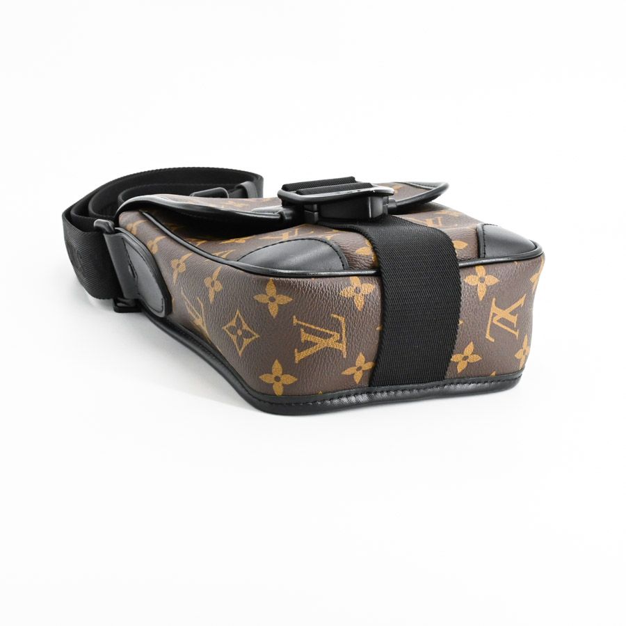 Louis Vuitton Shoulder Bag Arch Messenger — view 5
