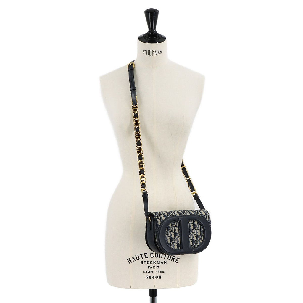 Dior Auction CD Signature Chain Shoulder Bag Canvas — view 9