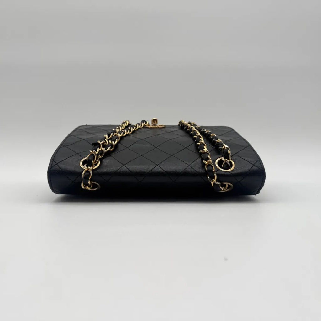 Chanel Large Shoulder Bag CC Logo Turnlock Gold Quilted Full Flap Chain Leather — view 5