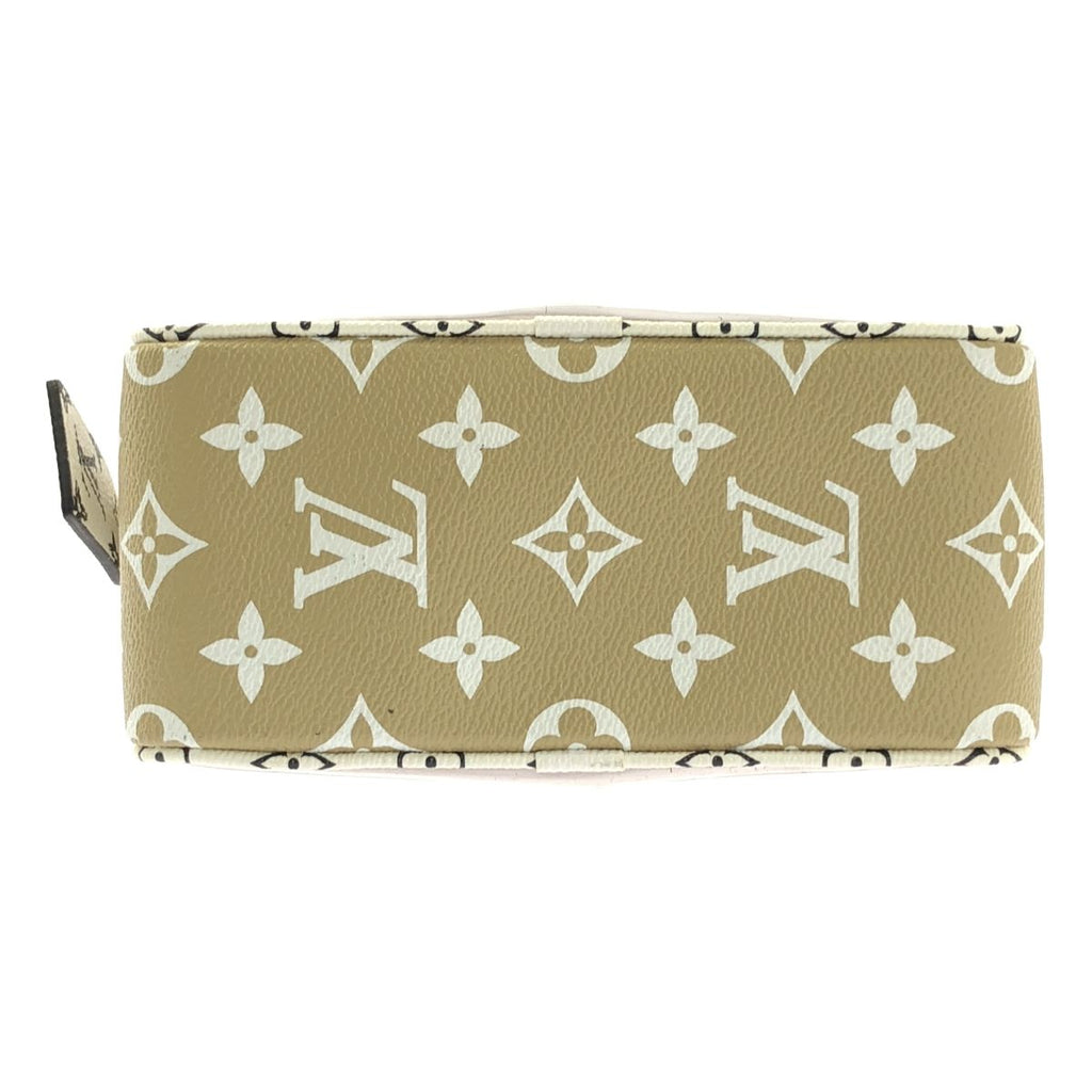 Louis Vuitton Monogram Giant Beach Pouch Shoulder Bag Khaki Beige — view 5