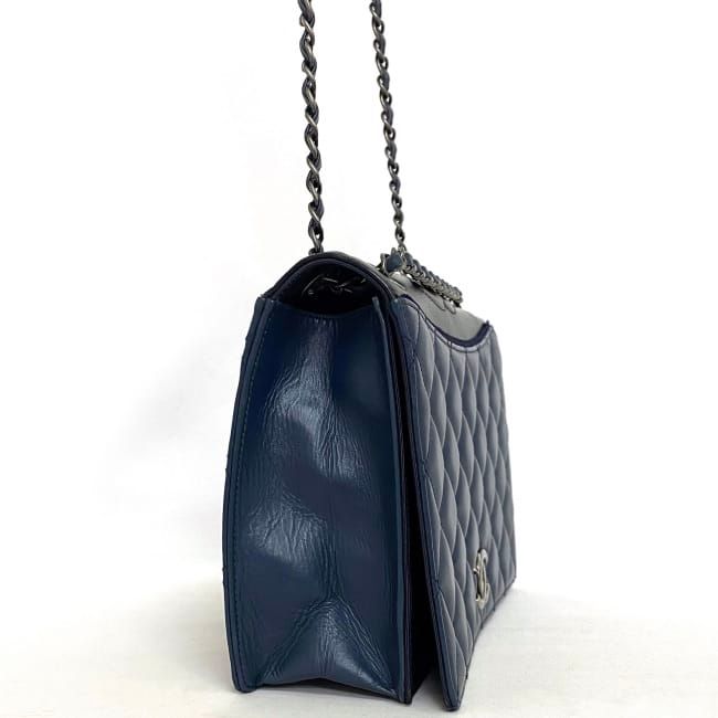 Chanel Chain Shoulder Bag Navy Black Silver Quilted — view 3