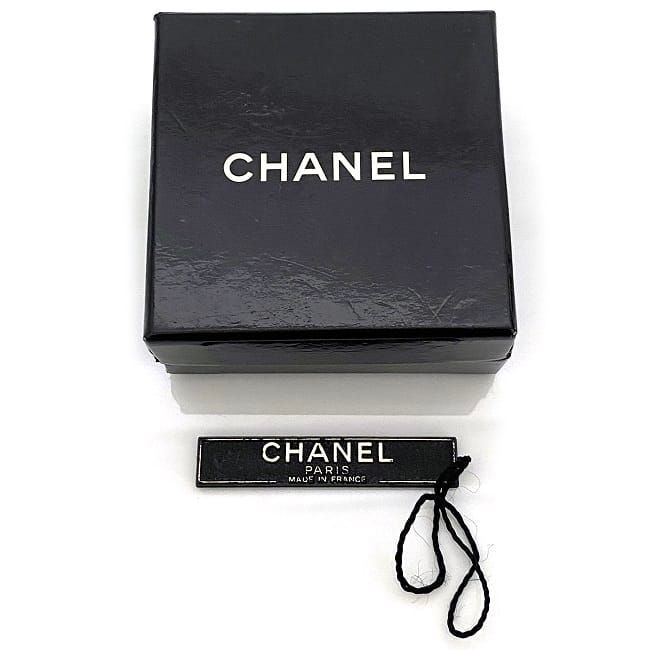 Chanel Earrings Gold CC Logo Vintage 2 3 — view 8