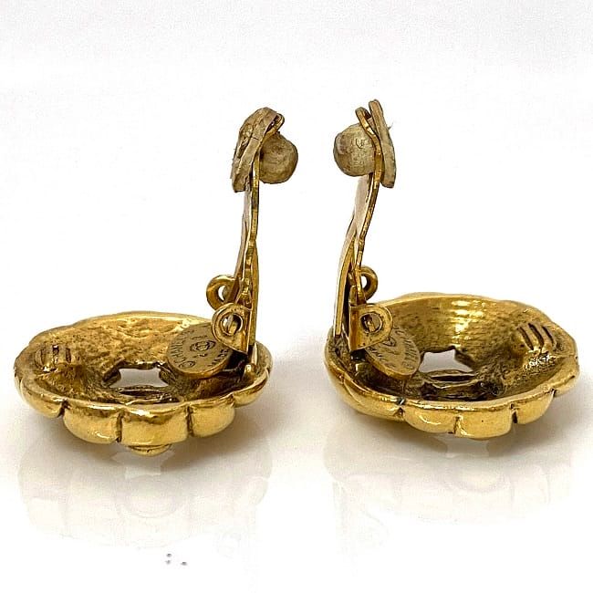 Chanel Earrings Gold CC Logo Vintage 2 3 — view 4