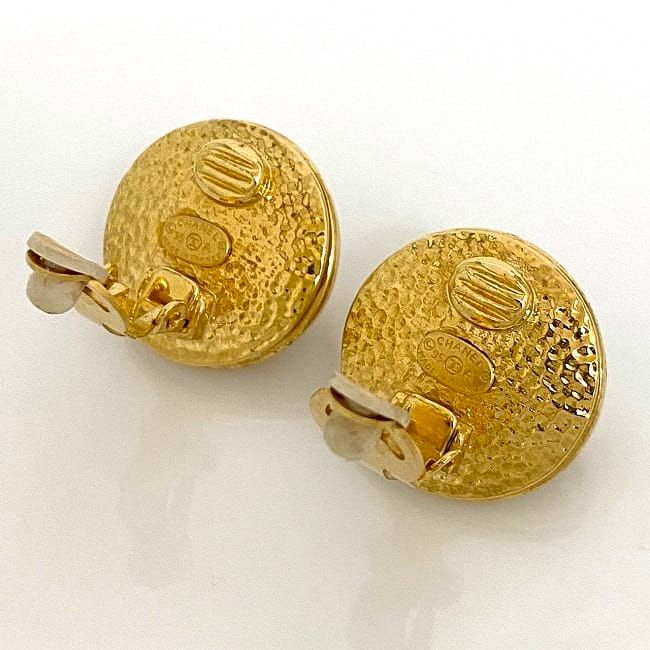 Chanel Earrings Gold Pearl White Logo — view 4