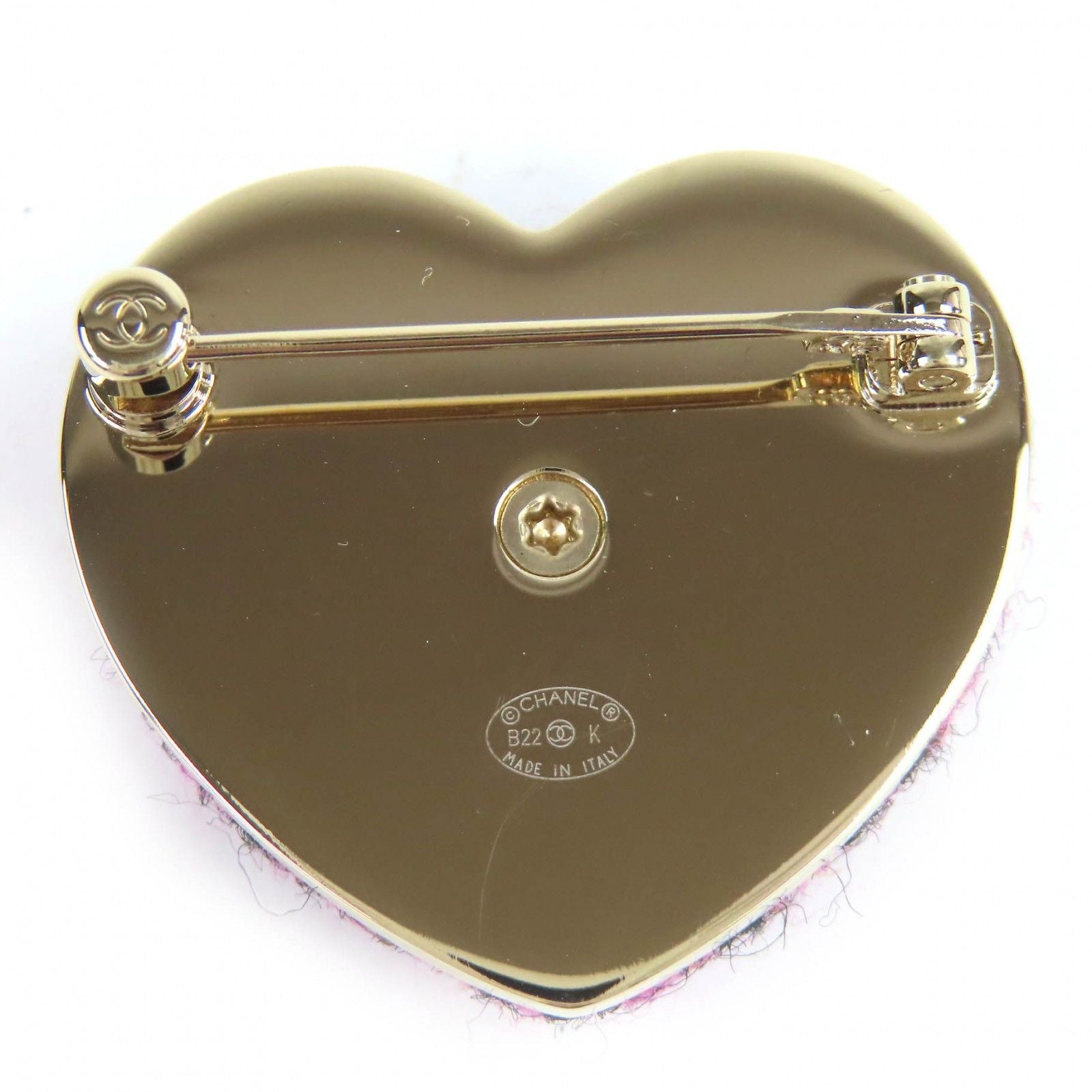 Chanel CC Logo Heart Brooch — view 3