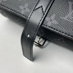 Louis Vuitton Etui 3 Montre Monogram Eclipse Watch Case — view 9