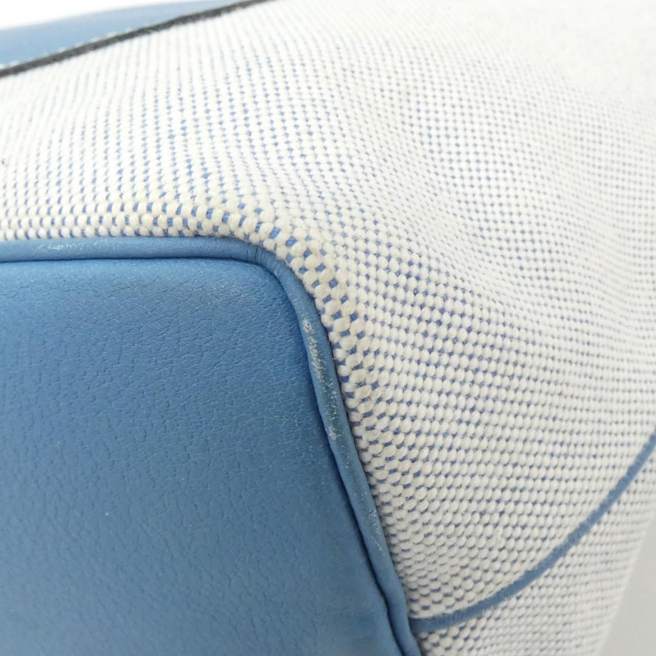 Hermes Vintage Jardinier Shoulder Bag — view 3