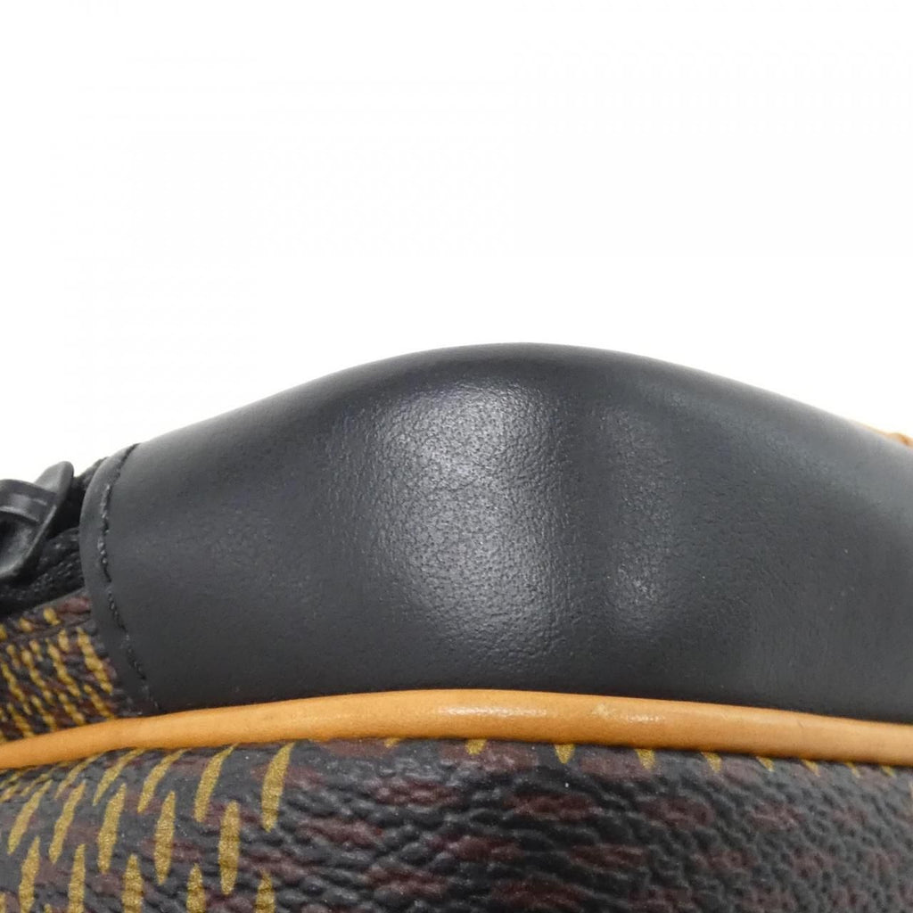 Louis Vuitton Damier Giant Amazon Messenger Shoulder Bag — view 3