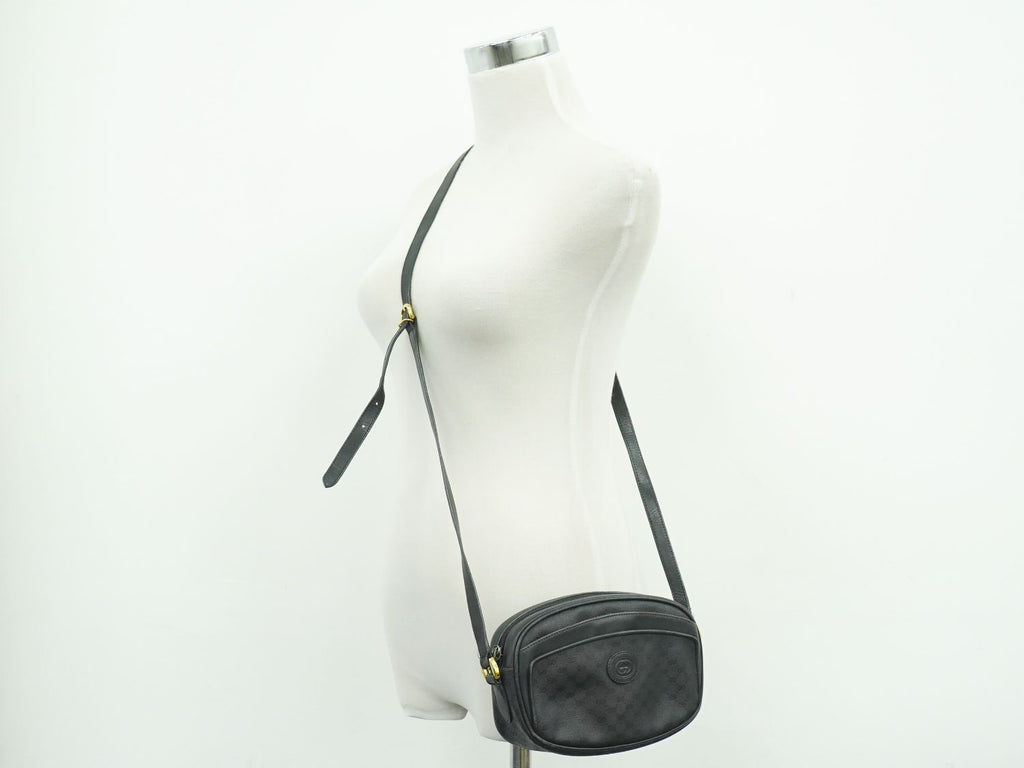 Gucci Micro GG Shoulder Bag Pochette Black — view 6