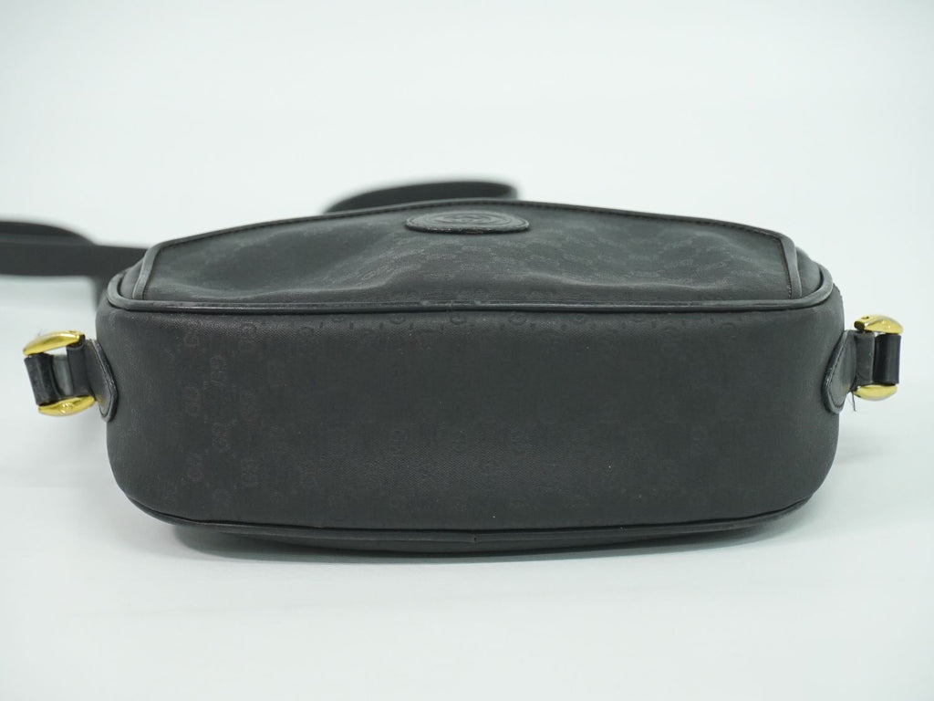 Gucci Micro GG Shoulder Bag Pochette Black — view 3