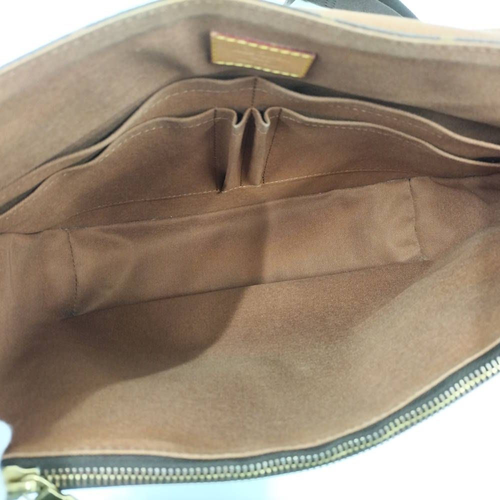 Louis Vuitton Messenger Bob le MM Shoulder Bag Monogram Brown — view 9