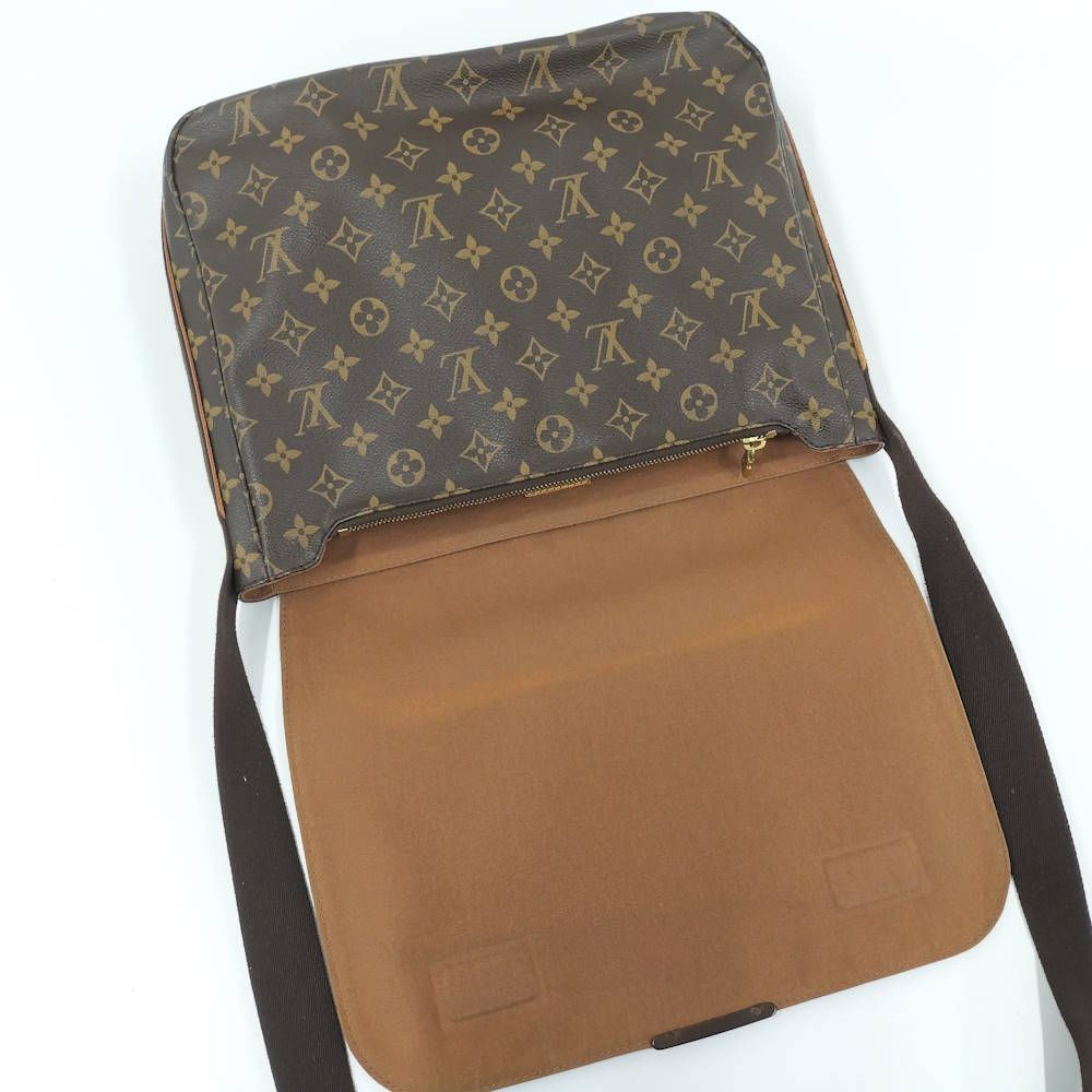 Louis Vuitton Messenger Bob le MM Shoulder Bag Monogram Brown — view 7