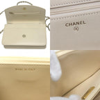 Chanel Shoulder Bag CC Logo Caviar Leather Cream White — view 8