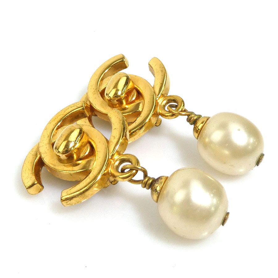 Chanel Earrings CC Logo — view 2