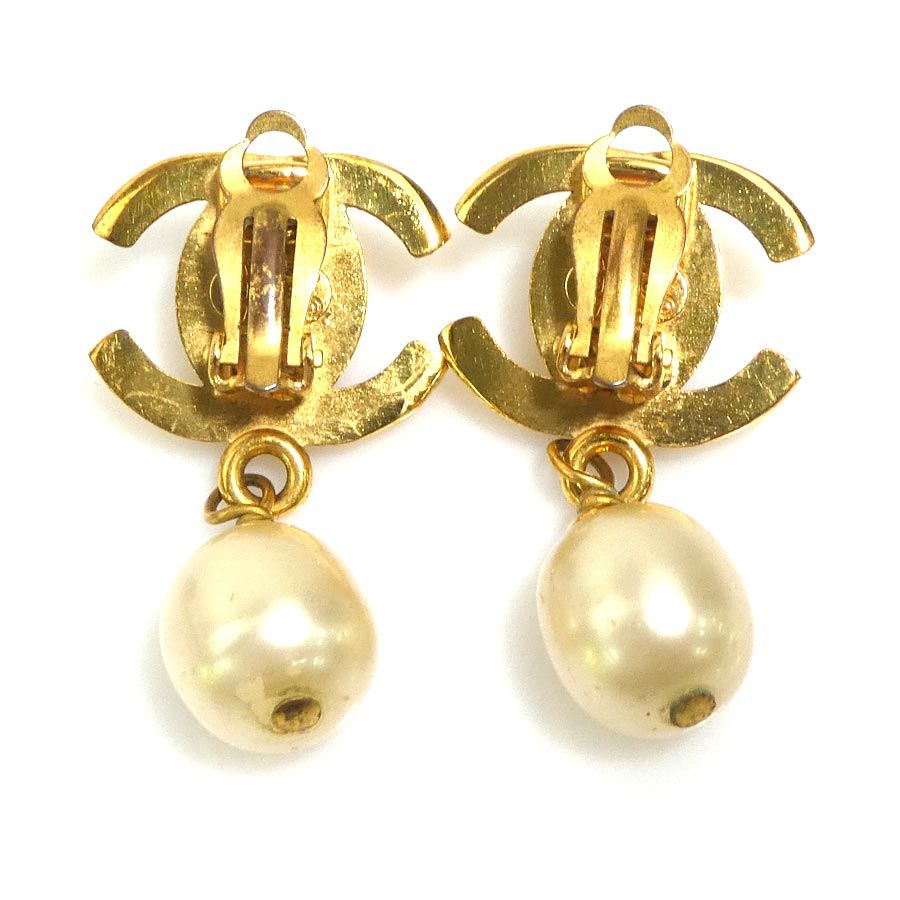 Chanel Earrings CC Logo — view 4