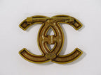 Chanel CC Logo Turnlock Brooch Gold Plated — view 2