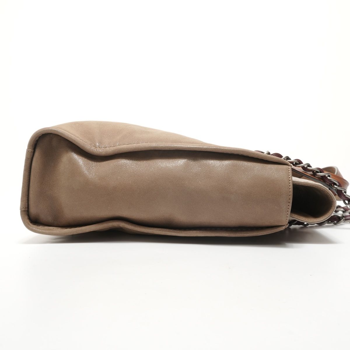 Chanel Shoulder Bag in the Mix Portobello — view 4