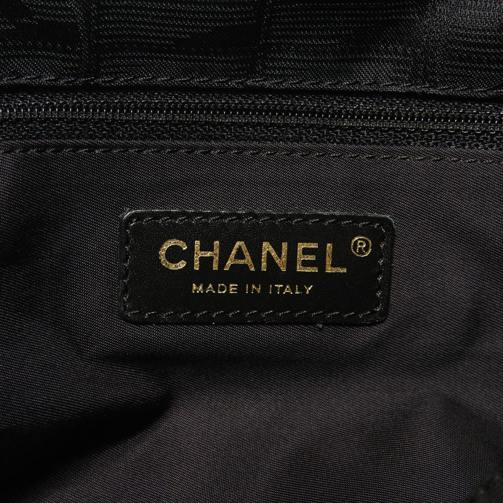 Chanel Shoulder Bag New Travel Line Gold — view 9