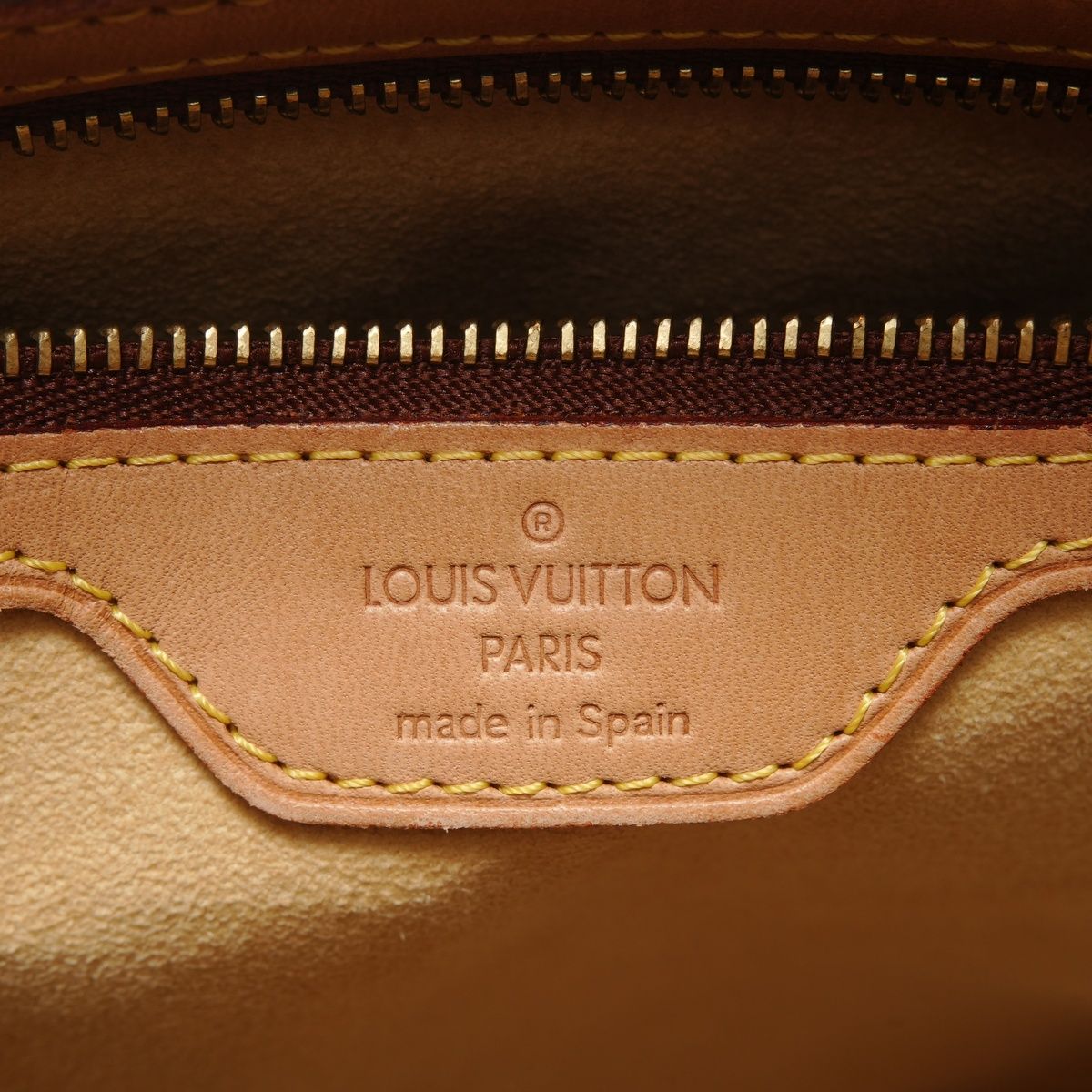 Louis Vuitton Shoulder Bag Monogram Looping GM — view 9