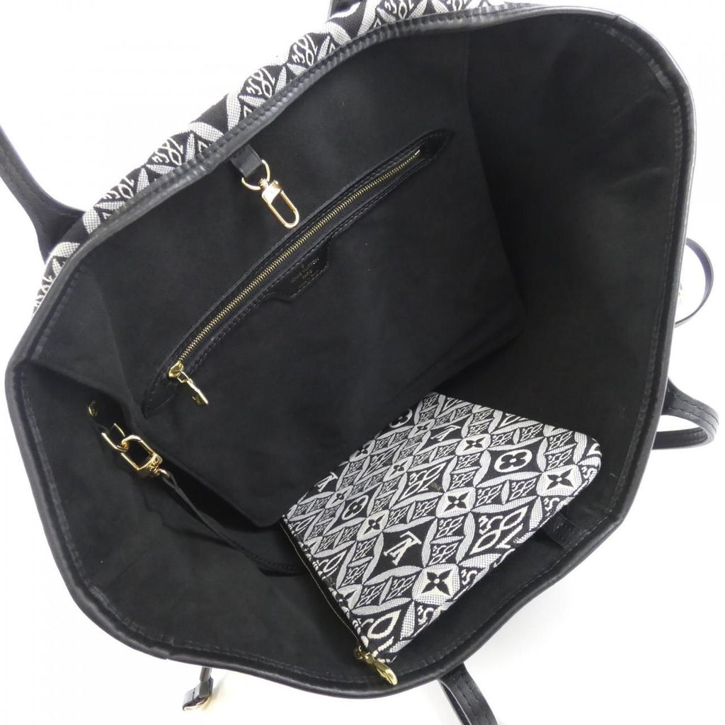 Louis Vuitton Neverfull MM Bag — view 6