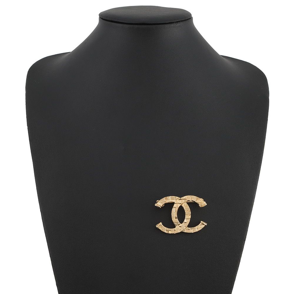 Chanel Brooch CC Logo Tweed Style Cahnel — view 4