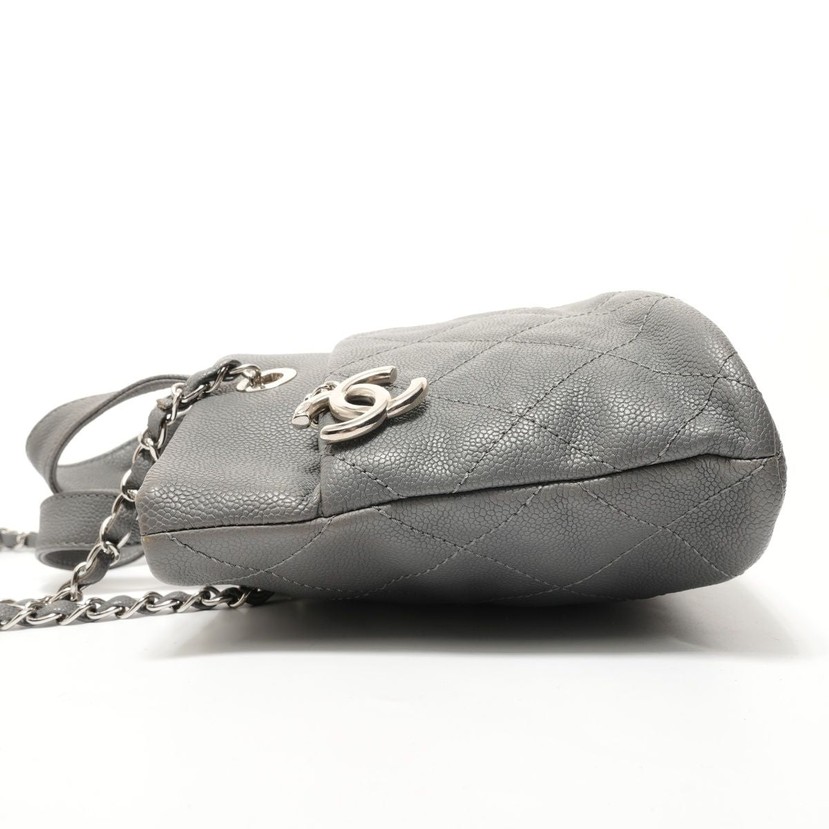 Chanel Shoulder Bag Caviar Quilted CC Logo — view 3