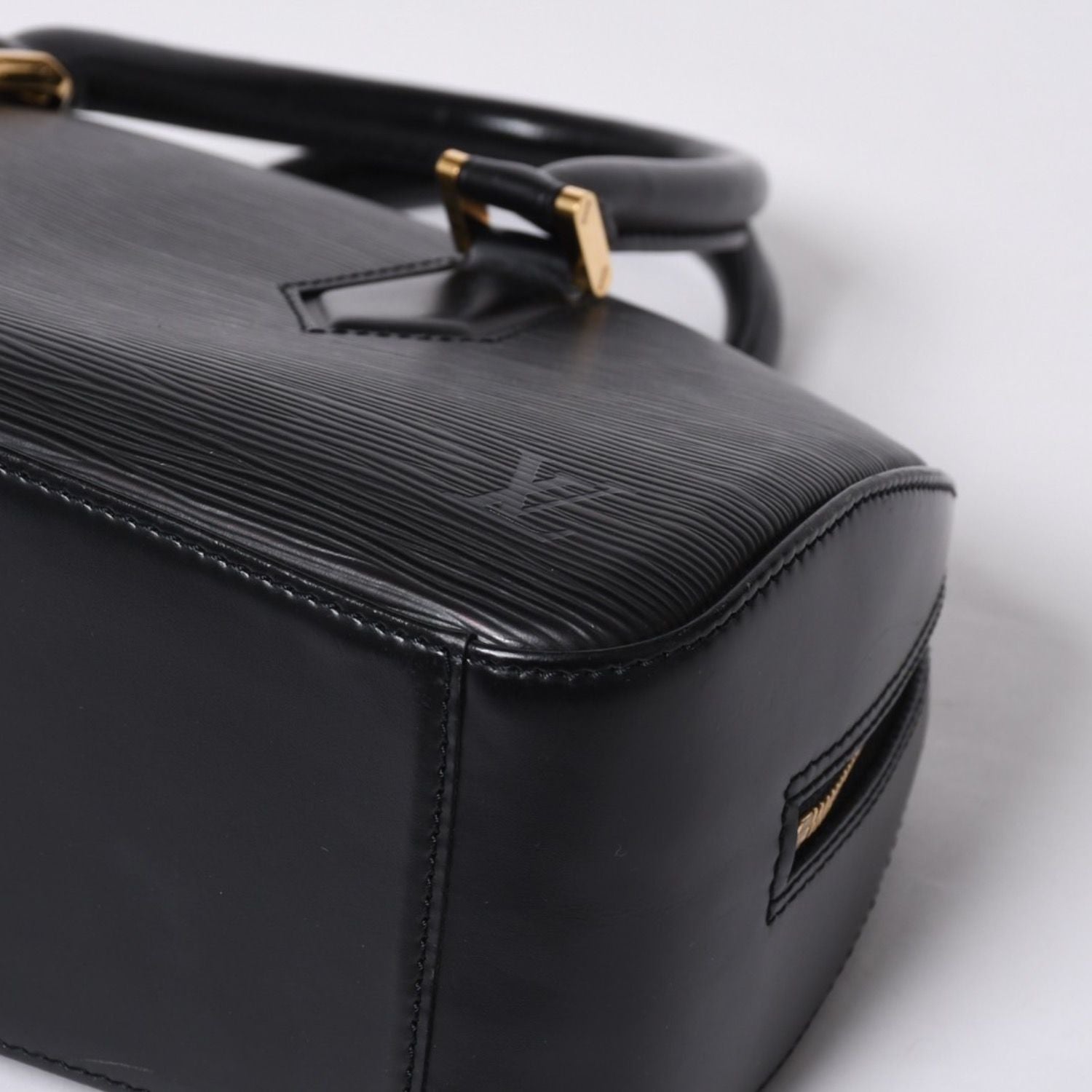 Louis Vuitton Epi Jasmine Handbag Black Gold — view 7