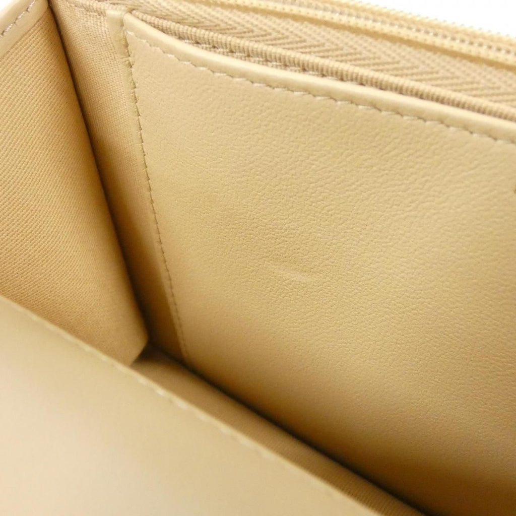 Chanel Chain Shoulder Bag Beige — view 8