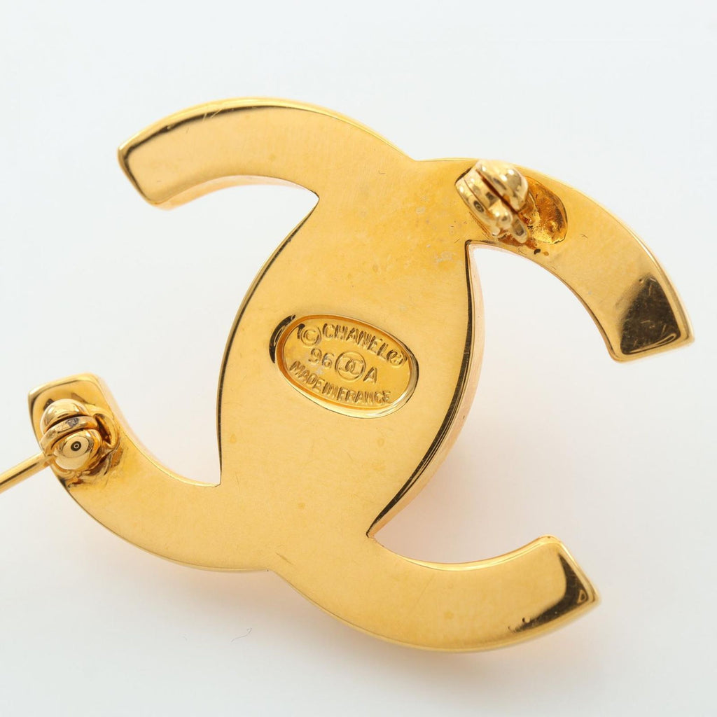 Chanel Brooch CC Logo Turnlock — view 3