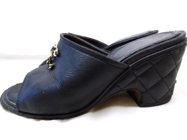Chanel 36c CC Logo Sandals Black Leather Shoes Mani — view 3