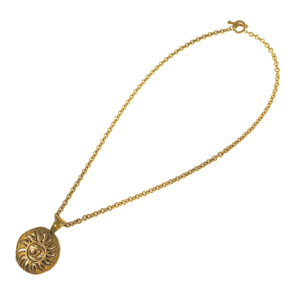 Chanel CC Logo Necklace Pendant Alloy Gold — view 3