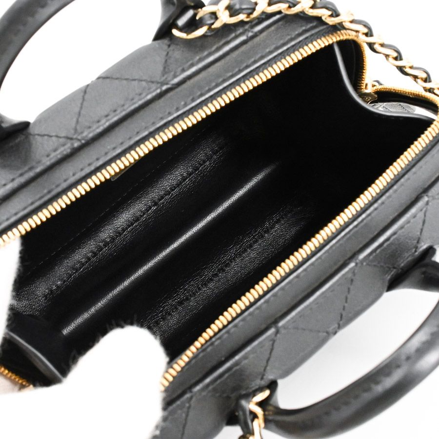 Chanel Shoulder Bag Small Vanity Case — view 4