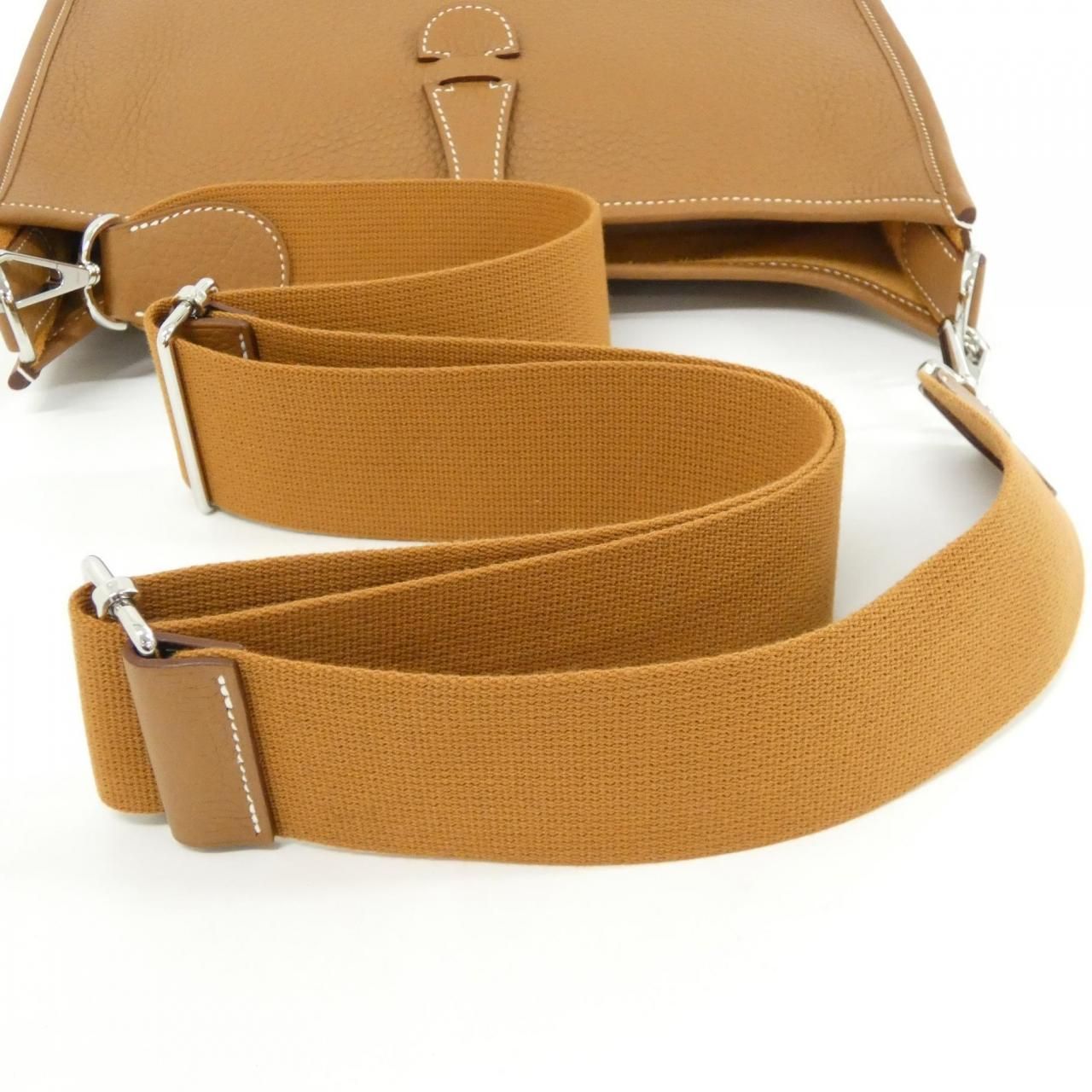 Hermes Evelyne 3 PM Shoulder Bag — view 4