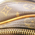 Louis Vuitton Monogram Reporter 28 cm Shoulder Bag — view 5