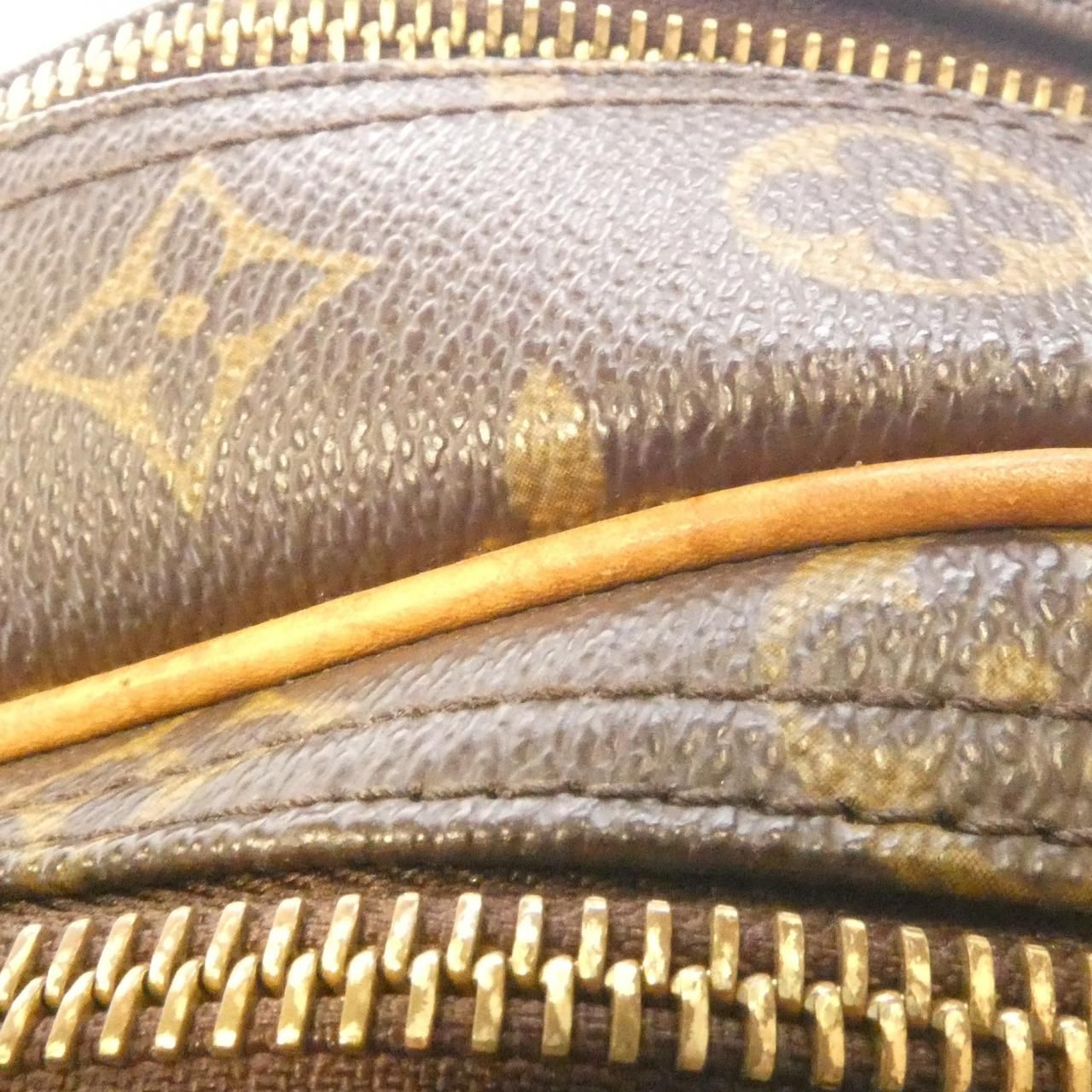 Louis Vuitton Monogram Reporter 28 cm Shoulder Bag — view 5