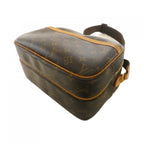 Louis Vuitton Monogram Reporter 28 cm Shoulder Bag — view 3