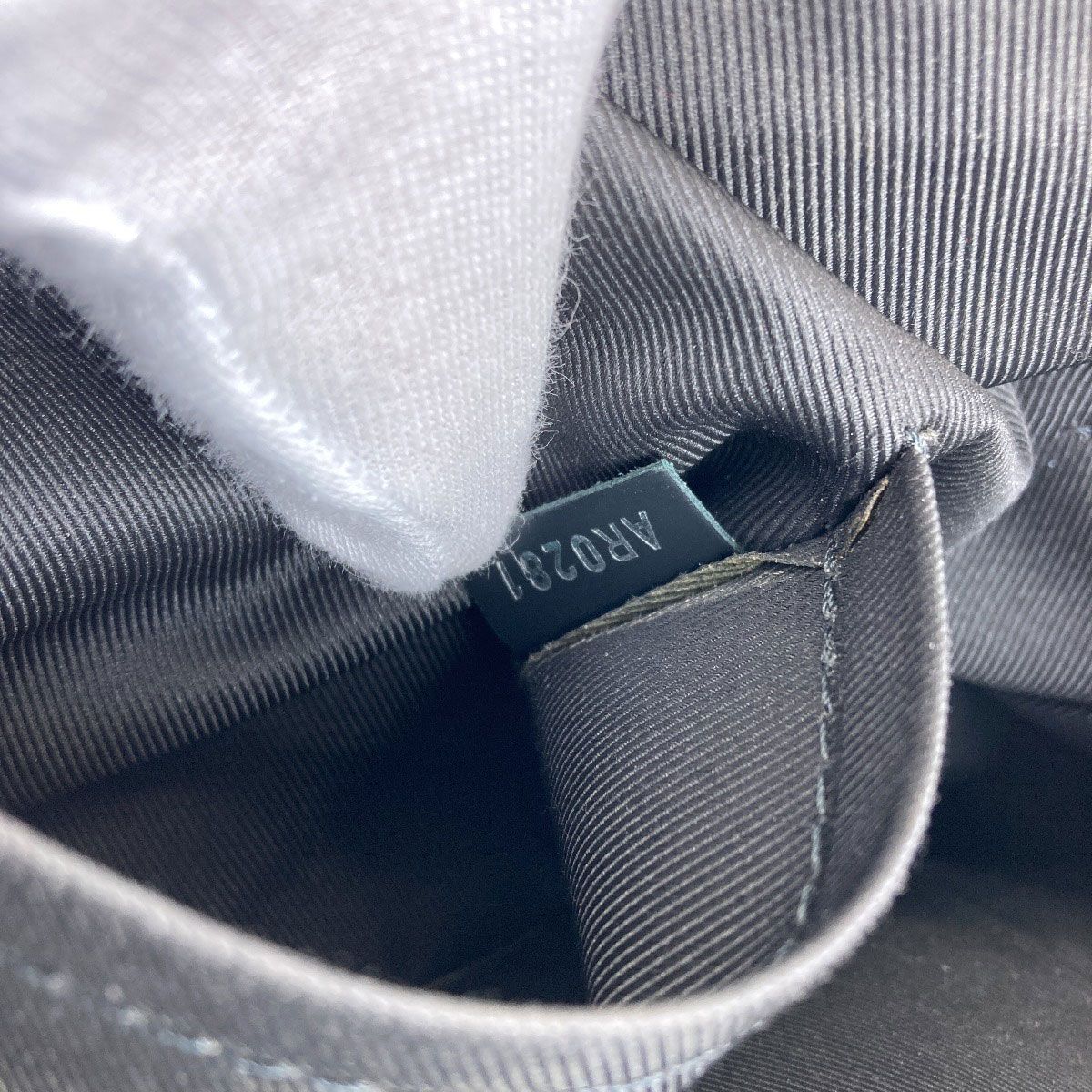 Louis Vuitton Explorer Business Bag Monogram Eclipse — view 7