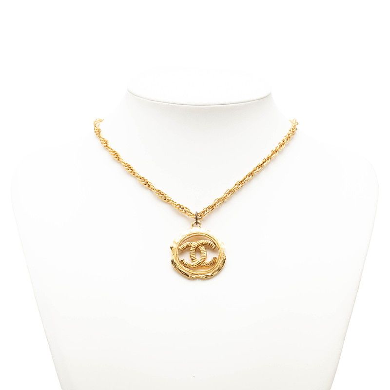 Chanel Vintage CC Logo Necklace Gold Plated — view 6
