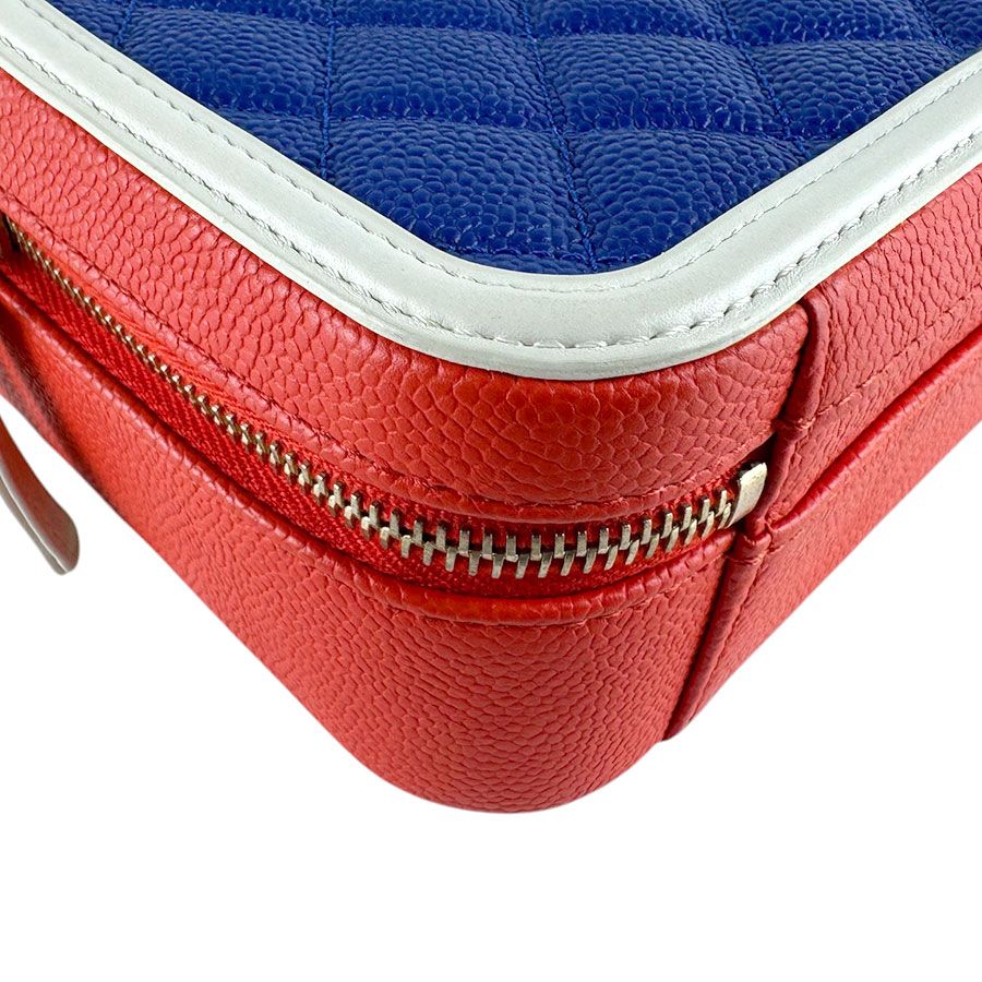 Chanel Shoulder Bag CC Figuri — view 8
