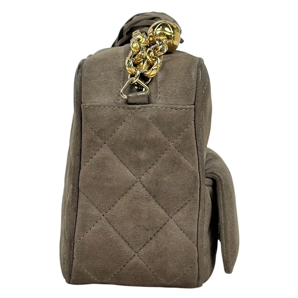 Chanel CC Logo Fringe Chain Shoulder Bag Quilted Tassel Suede Green Beige — view 4